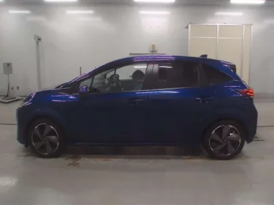 Nissan AURA