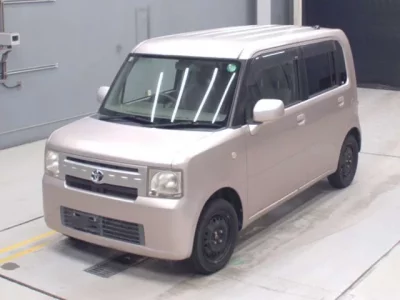 Toyota PIXIS SPACE
