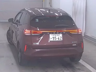 Nissan AURA