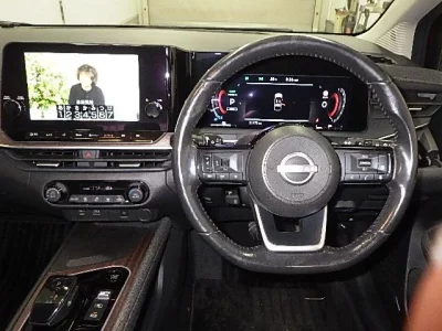 Nissan AURA