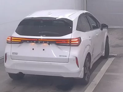 Nissan AURA