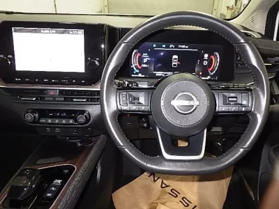Nissan AURA