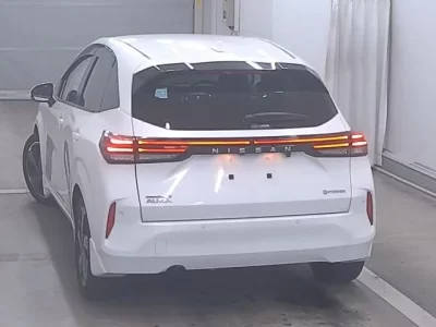 Nissan AURA