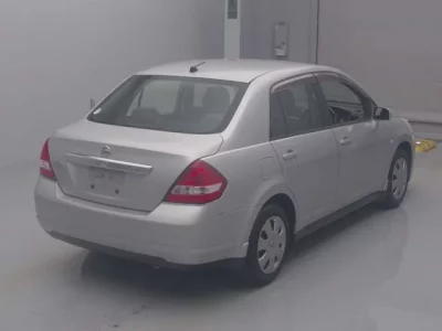 Nissan TIIDA LATIO