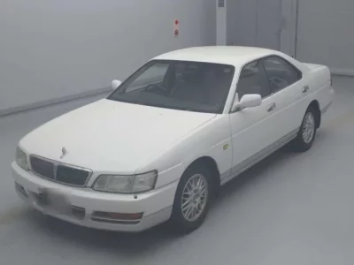 Nissan LAUREL