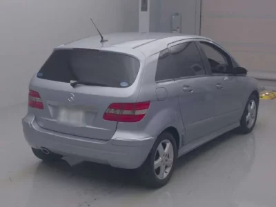 Mercedes-Benz B CLASS