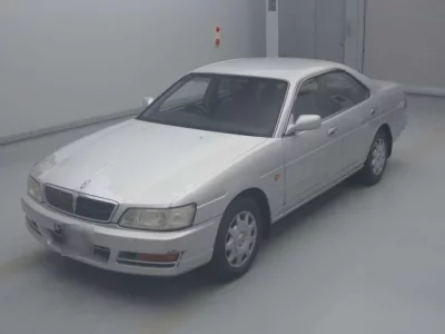 Nissan LAUREL