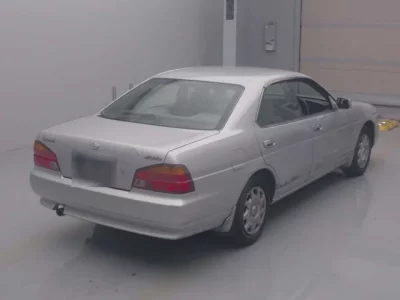 Nissan LAUREL