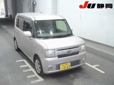 Toyota PIXIS SPACE