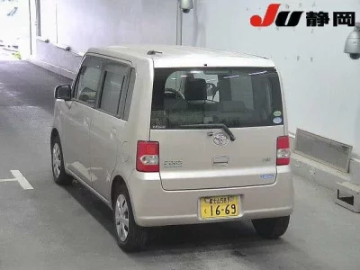 Toyota PIXIS SPACE