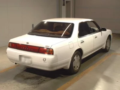 Nissan LAUREL