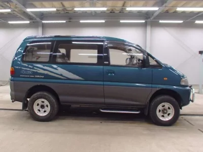 Mitsubishi DELICA