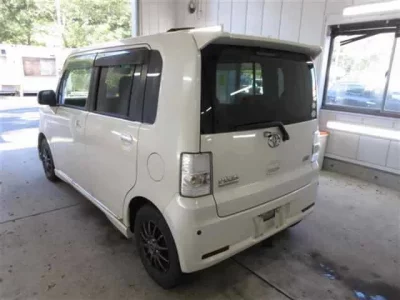 Toyota PIXIS SPACE