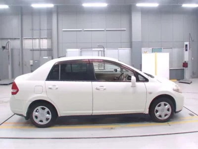 Nissan TIIDA LATIO