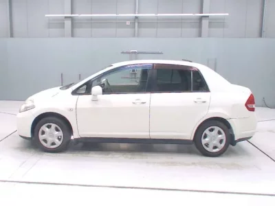 Nissan TIIDA LATIO