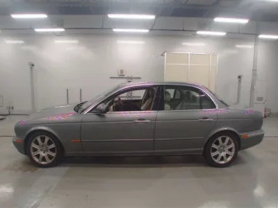 Jaguar XJ SERIES