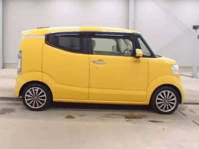 Honda N BOX SLASH
