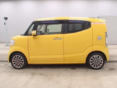 Honda N BOX SLASH