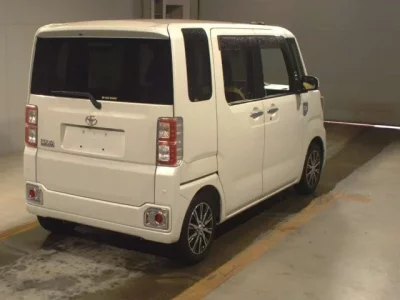 Toyota PIXIS MEGA