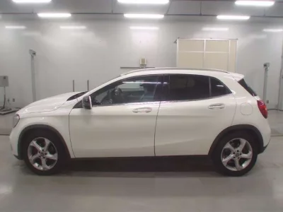 Mercedes-Benz GLA CLASS