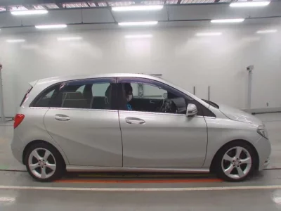 Mercedes-Benz B CLASS