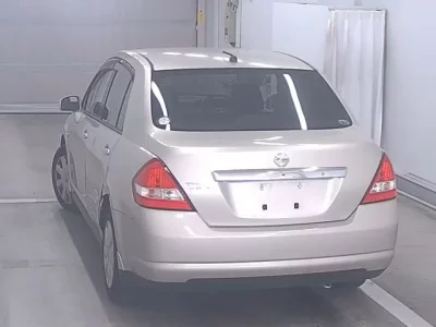 Nissan TIIDA LATIO