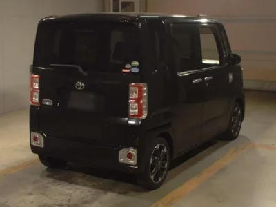 Toyota PIXIS MEGA