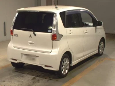Mitsubishi EK CUSTOM