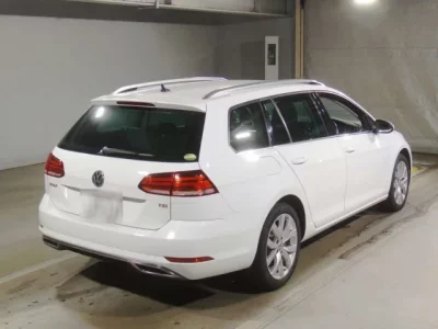 Volkswagen GOLF VARIANT
