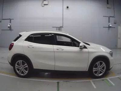 Mercedes-Benz GLA CLASS