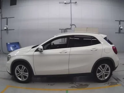 Mercedes-Benz GLA CLASS