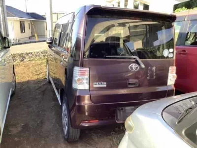 Toyota PIXIS SPACE