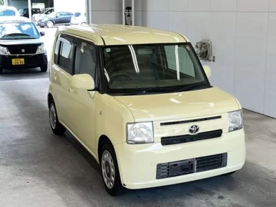 Toyota PIXIS SPACE
