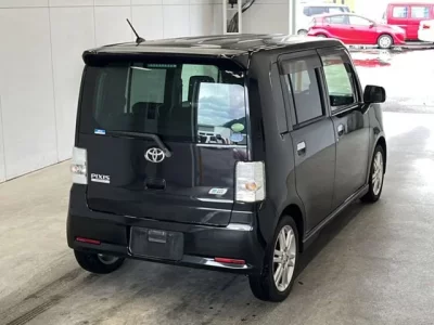 Toyota PIXIS SPACE