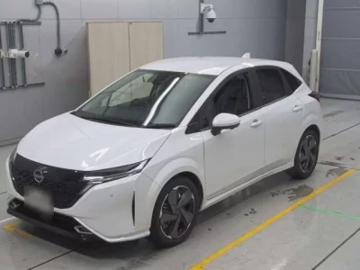Nissan AURA