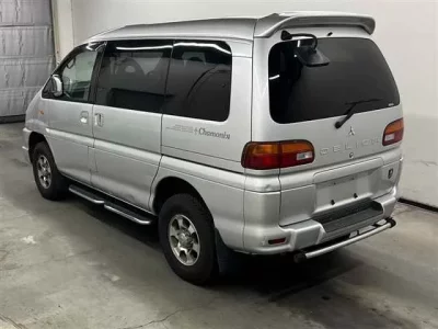 Mitsubishi DELICA
