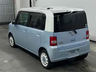 Toyota PIXIS SPACE