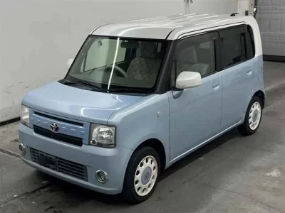 Toyota PIXIS SPACE