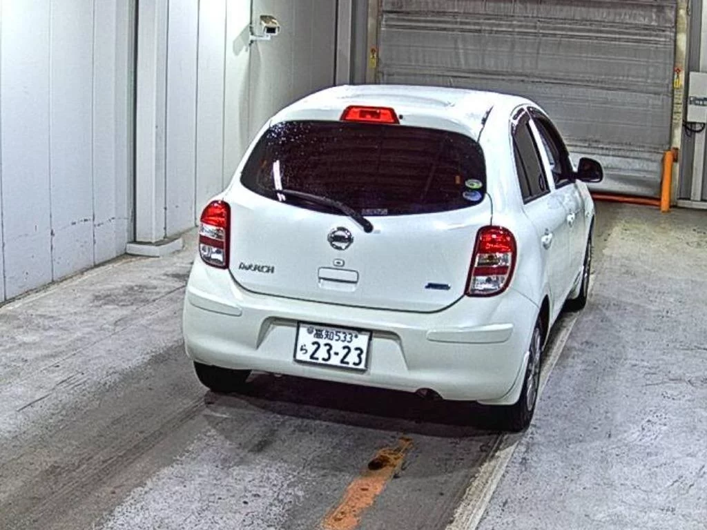 Nissan MARCH