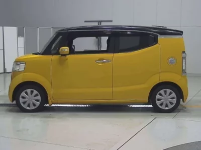 Honda N BOX SLASH