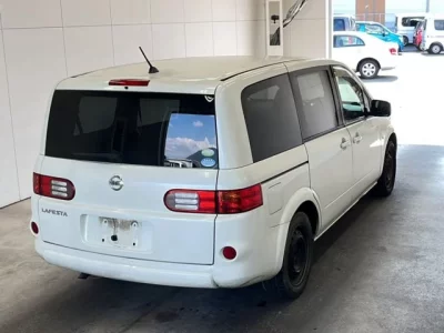 Nissan LAFESTA
