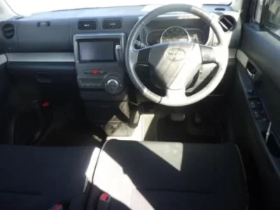 Toyota PIXIS SPACE