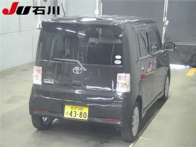 Toyota PIXIS SPACE