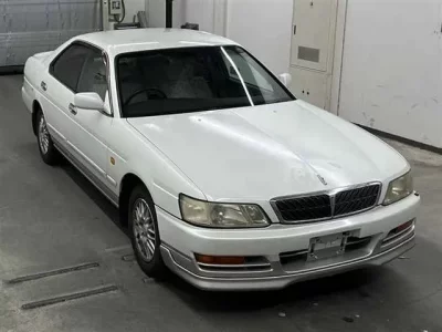Nissan LAUREL