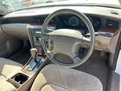 Nissan LAUREL