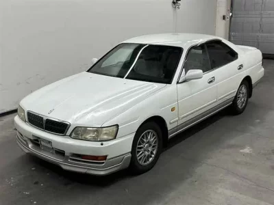 Nissan LAUREL