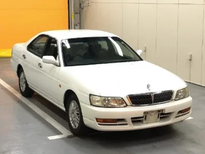 Nissan LAUREL