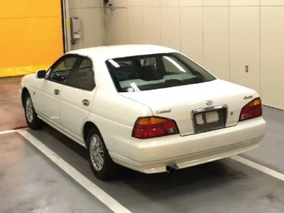 Nissan LAUREL