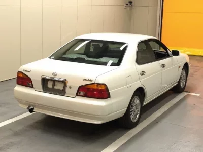 Nissan LAUREL
