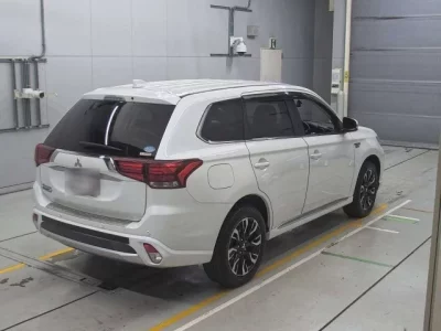 Mitsubishi OUTLANDER PHEV